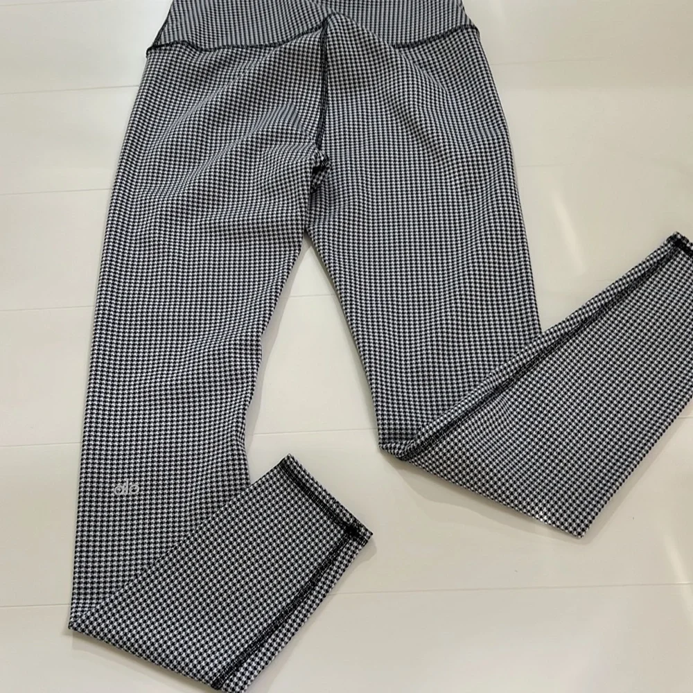 Alo yoga leggins - Picture 9 of 15